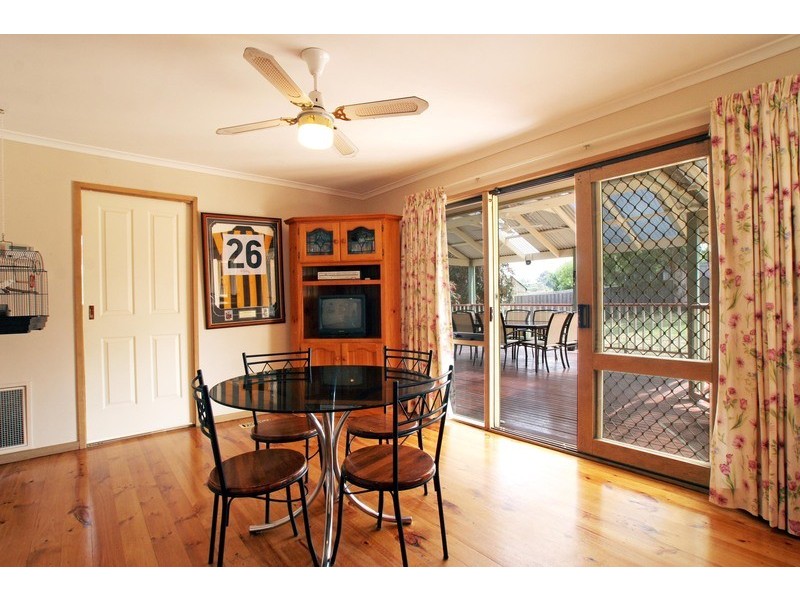 5 Robyn Court, Mooroolbark VIC 3138