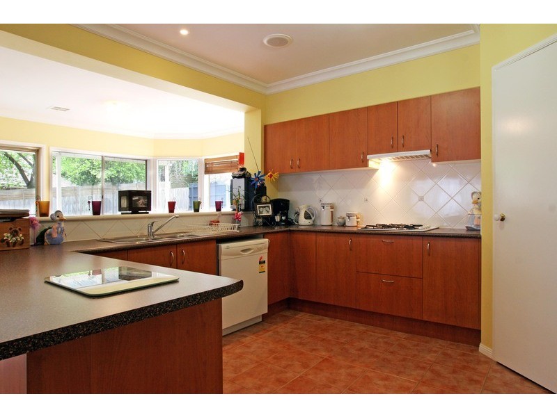 14 Palm Court, Croydon South VIC 3136
