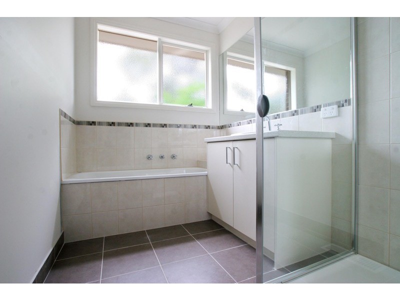 2/55 Hedwig Drive, Mooroolbark VIC 3138