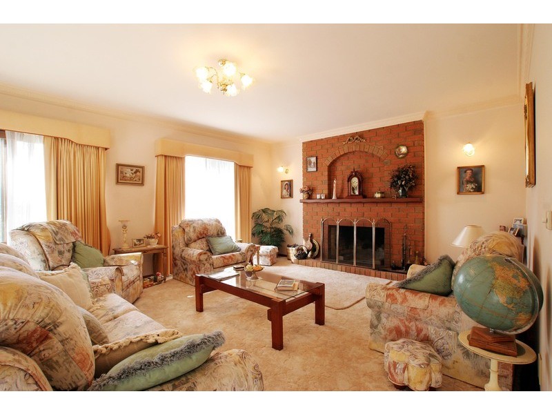 2 Forest Court, Croydon VIC 3136