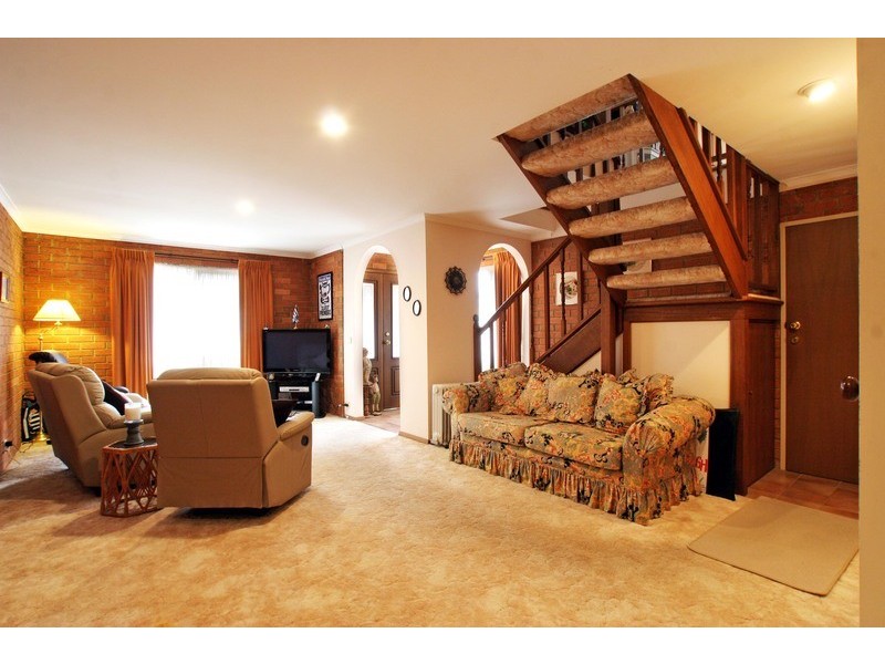 2 Forest Court, Croydon VIC 3136