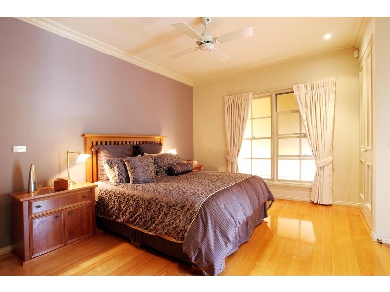 13 Dorchester Avenue, Montrose VIC 3765