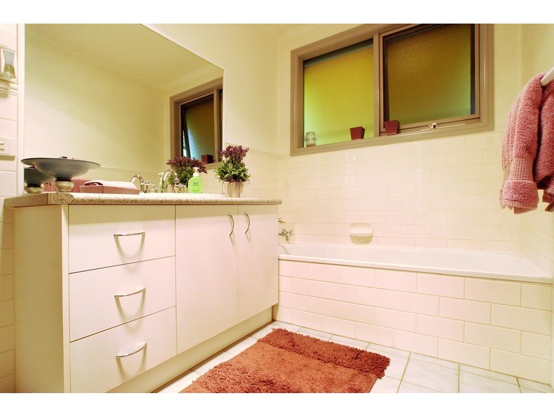 13 Dorchester Avenue, Montrose VIC 3765