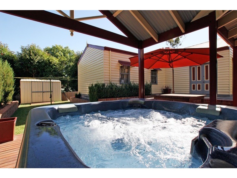 13 Dorchester Avenue, Montrose VIC 3765