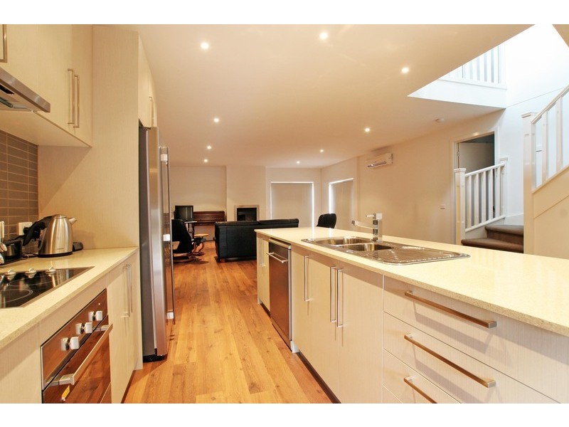 10/4 Civic Square, Croydon VIC 3136