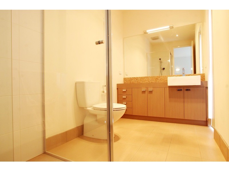 10/4 Civic Square, Croydon VIC 3136