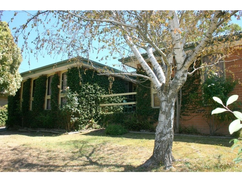 17 Carronvale Road, Mooroolbark VIC 3138