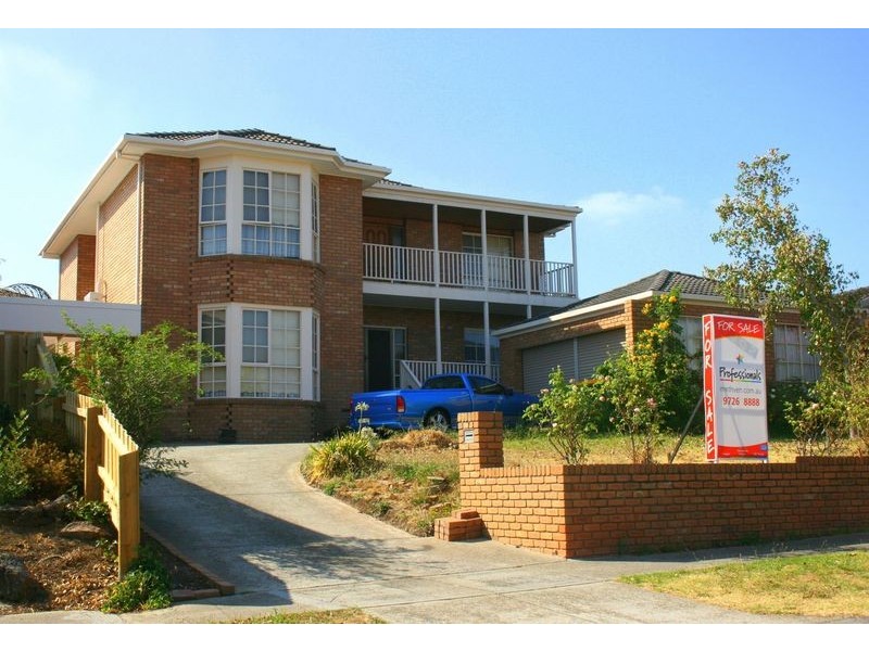 7 Greenbank Drive, Mooroolbark VIC 3138