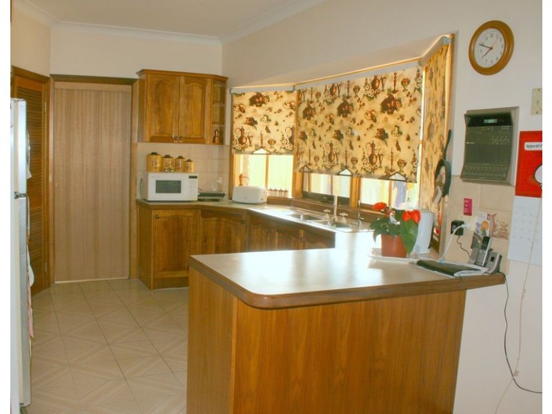 7 Greenbank Drive, Mooroolbark VIC 3138