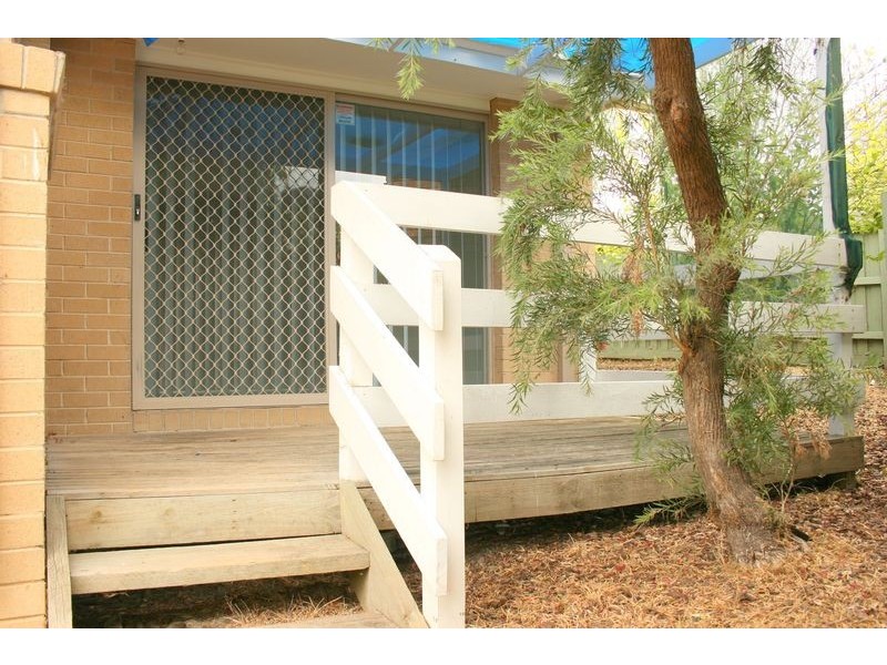 1 The Heath, Croydon North VIC 3136