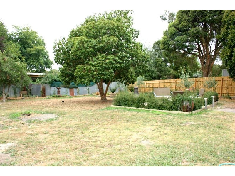 57 Faraday Road, Croydon South VIC 3136