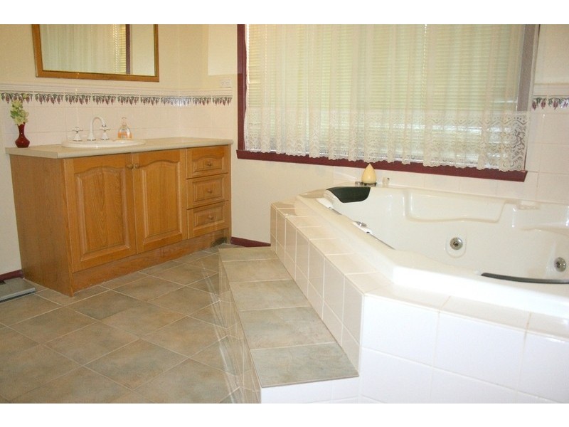 9 Marcus Road, Croydon VIC 3136