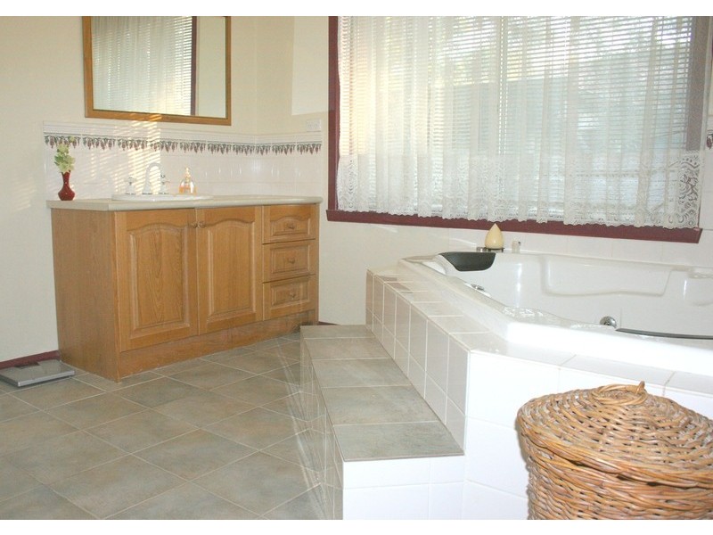 9 Marcus Road, Croydon VIC 3136