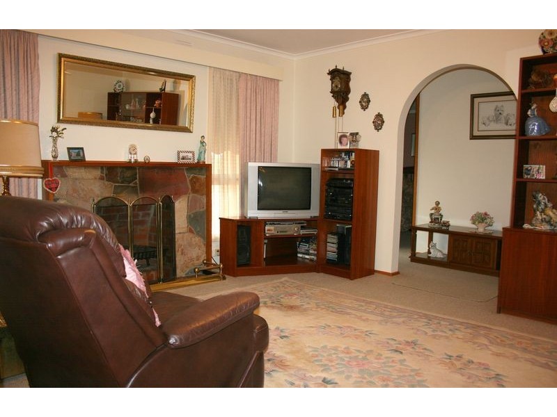 8 Kirtain Avenue, Croydon VIC 3136