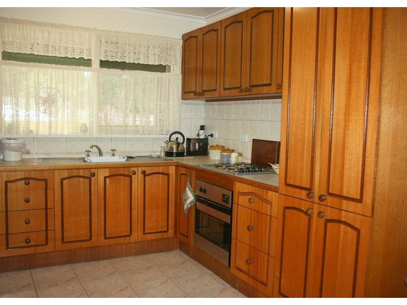 8 Kirtain Avenue, Croydon VIC 3136