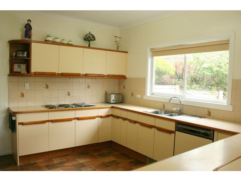 21 Stirling Road, Croydon VIC 3136