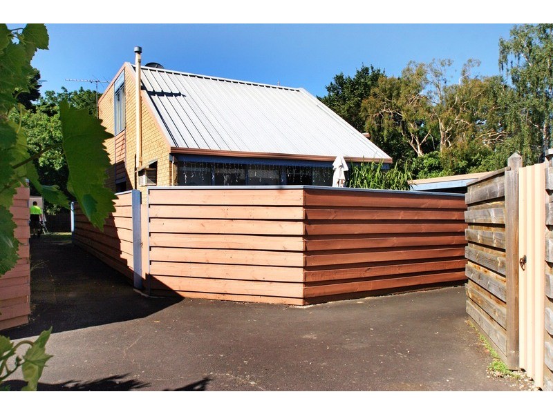 4/8-12 Landale Avenue, Croydon VIC 3136