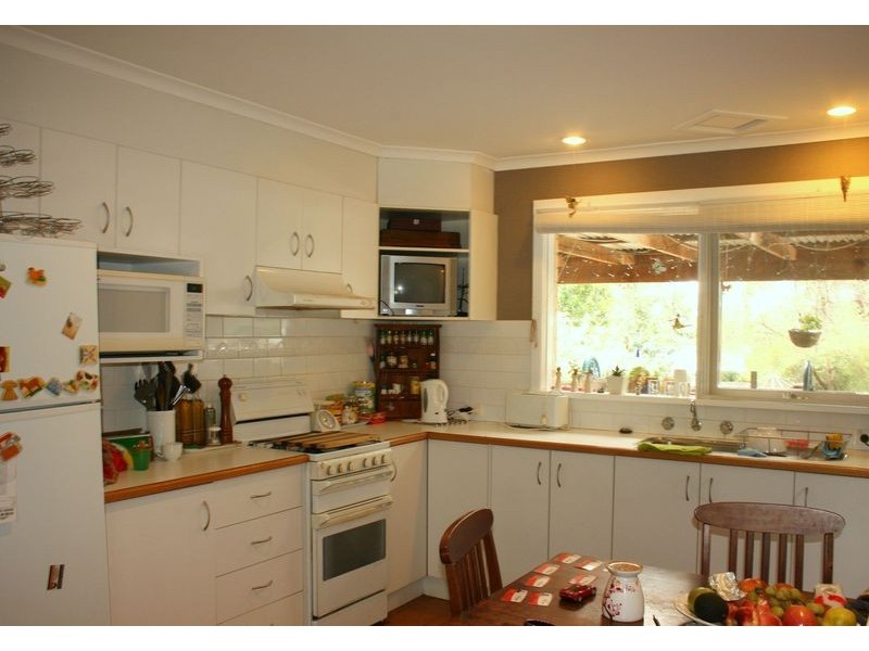 33 Frederick Street, Croydon VIC 3136