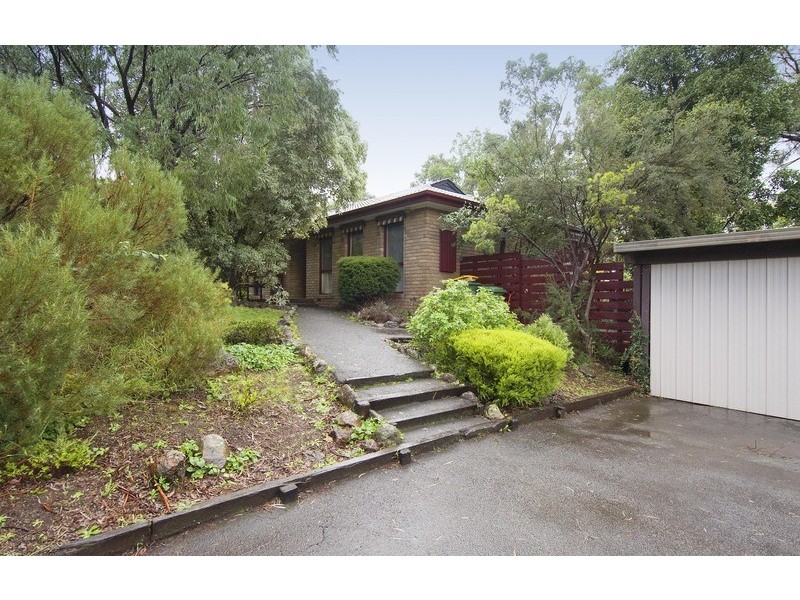 19 Trenton Place, Mooroolbark VIC 3138