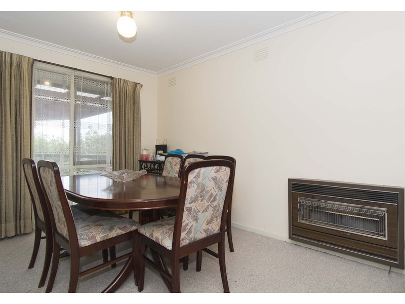 19 Trenton Place, Mooroolbark VIC 3138