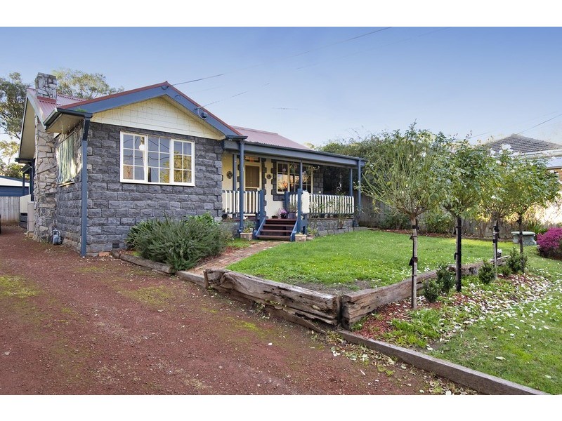 6 Niel Street, Croydon VIC 3136