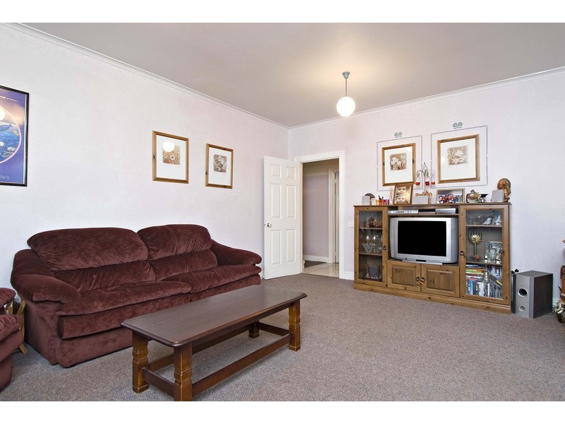 6 Niel Street, Croydon VIC 3136