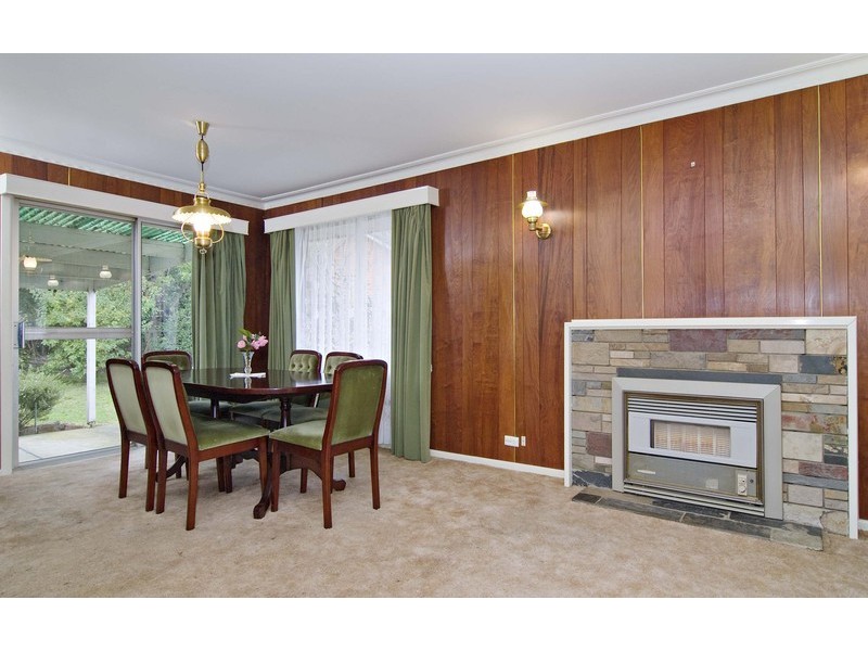 8 Boronia Avenue, Croydon South VIC 3136