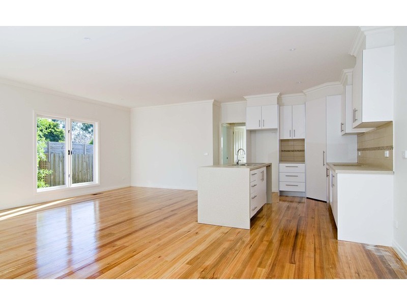 2/27 Tamworth Road, Kilsyth VIC 3137