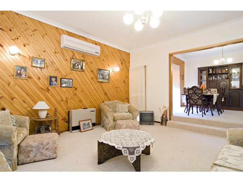 7 Greenbank Drive, Mooroolbark VIC 3138
