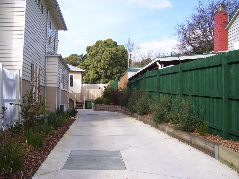 142b Mt Dandenong Road, Croydon VIC 3136