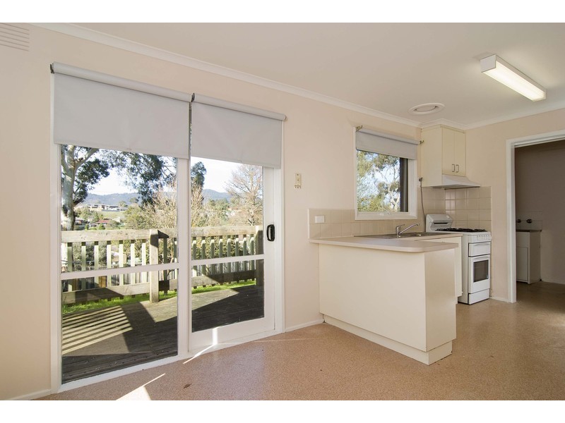 17 Landara Court, Mooroolbark VIC 3138