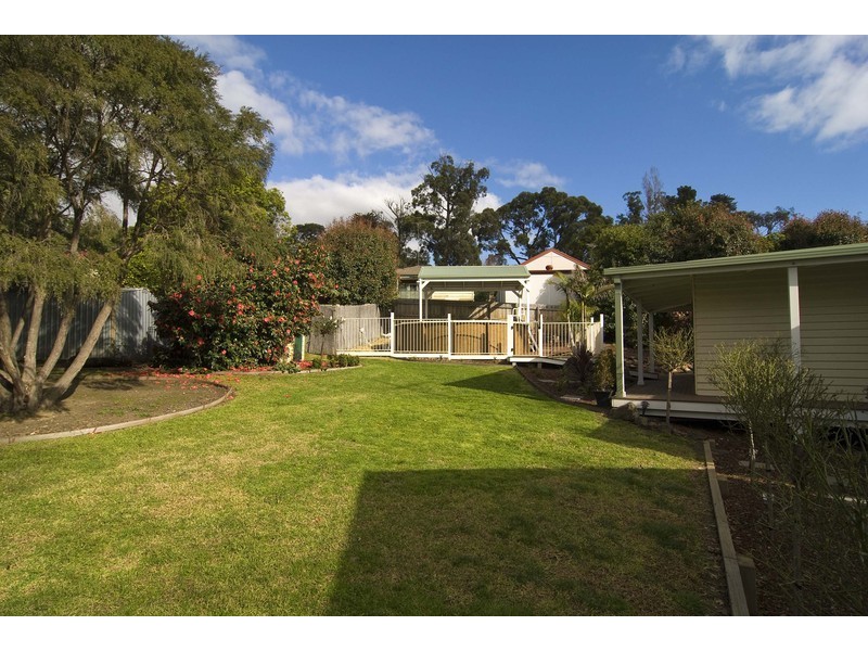 2/70 Swansea Road, Montrose VIC 3765