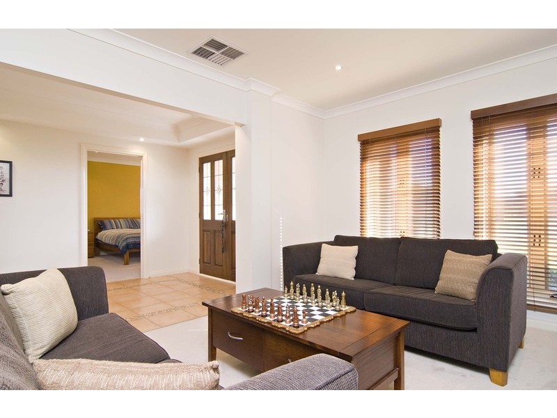 6A Ashton Avenue, Mooroolbark VIC 3138