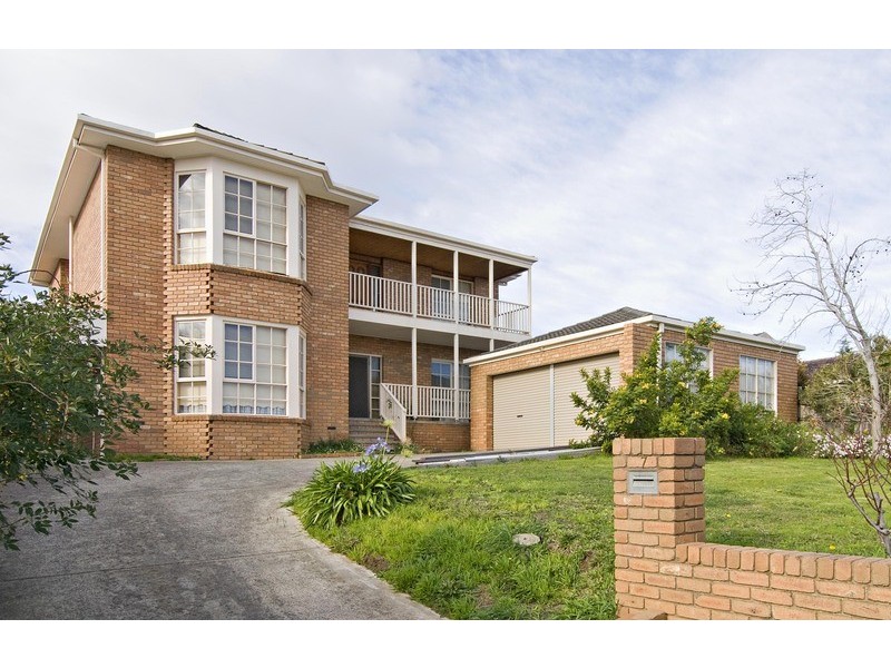 7 Greenbank Drive, Mooroolbark VIC 3138