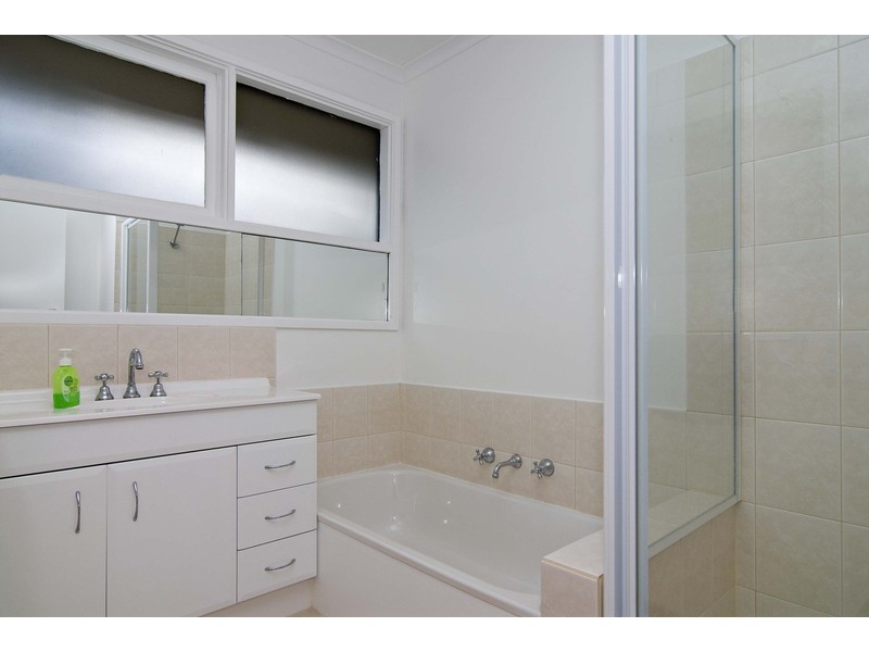 20 Country Club Drive, Chirnside Park VIC 3116