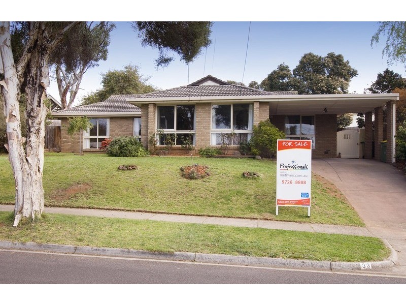 33 Daymar Drive, Mooroolbark VIC 3138