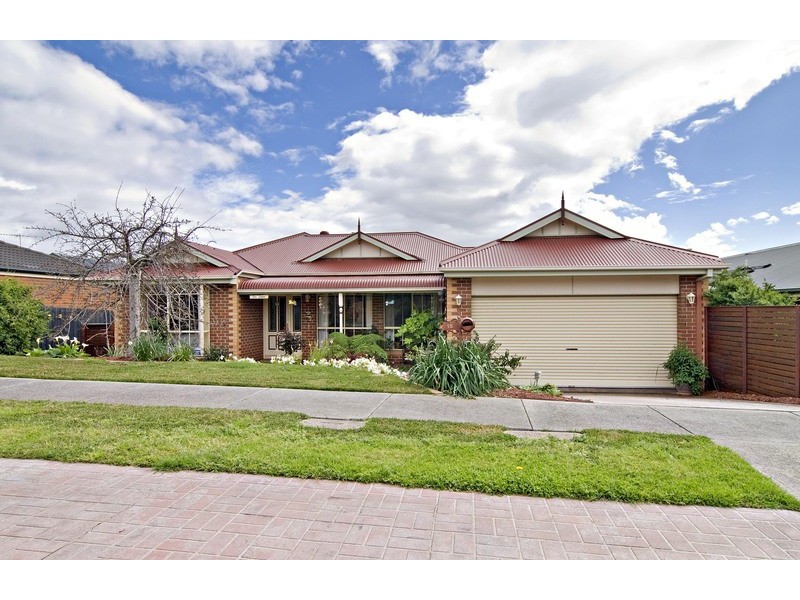 15 Clearwater Drive, Lilydale VIC 3140