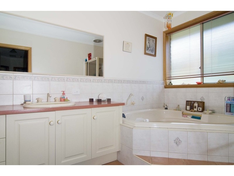 15 Clearwater Drive, Lilydale VIC 3140