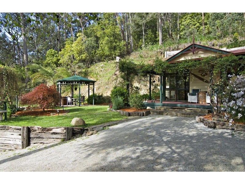 20 Thompsons Road, Kalorama VIC 3766