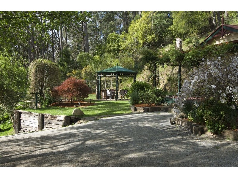 20 Thompsons Road, Kalorama VIC 3766