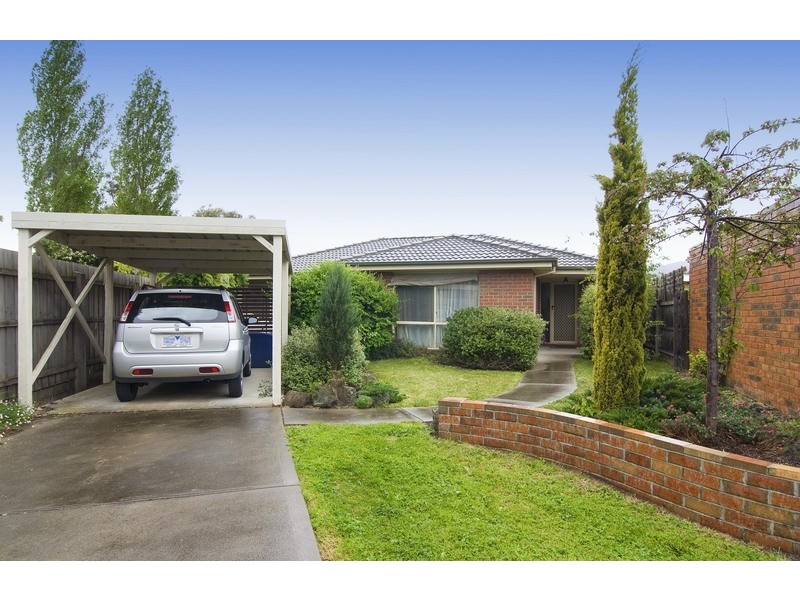 39 Grierson Drive, Kilsyth VIC 3137