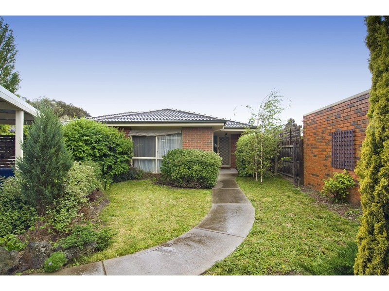 39 Grierson Drive, Kilsyth VIC 3137