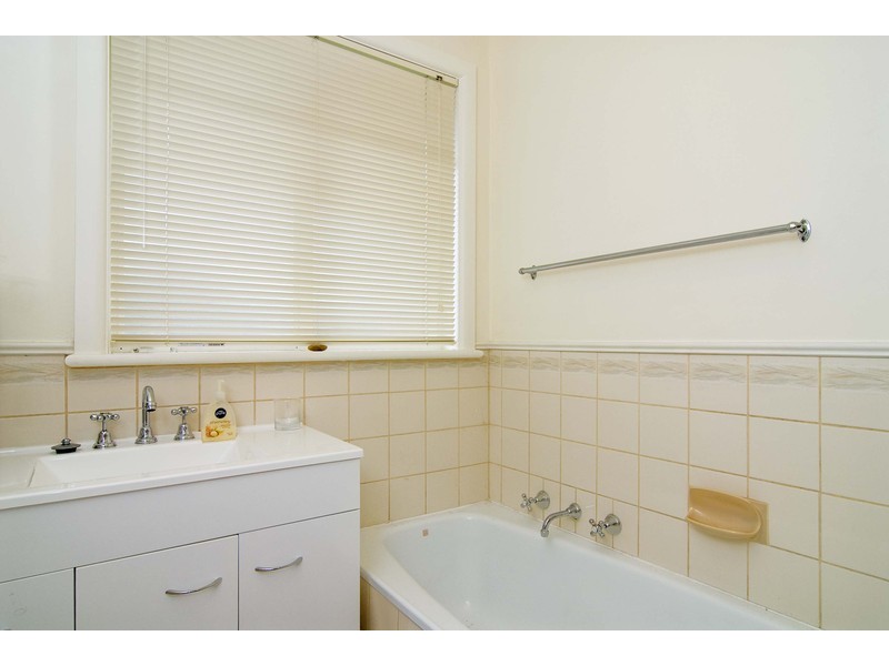 1/10 Byron Road, Kilsyth VIC 3137