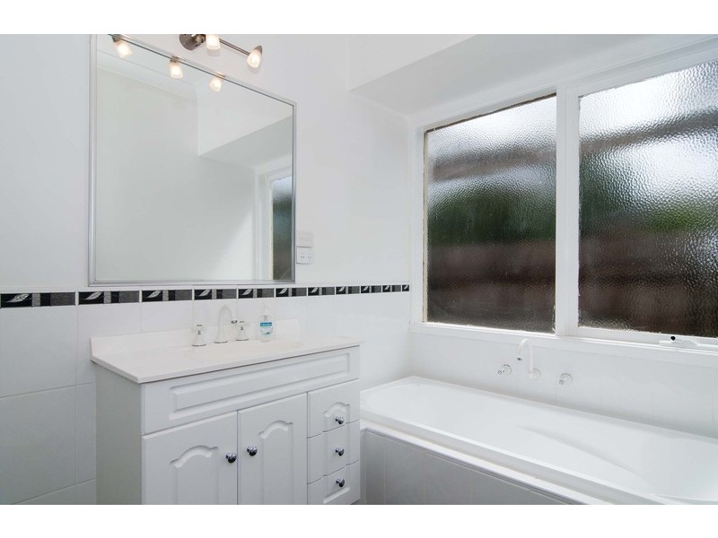 1/160 Lincoln Road, Croydon VIC 3136