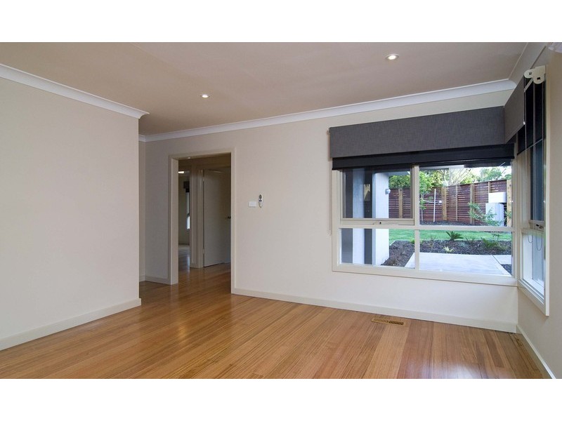 1/77 Hull Road, Croydon VIC 3136