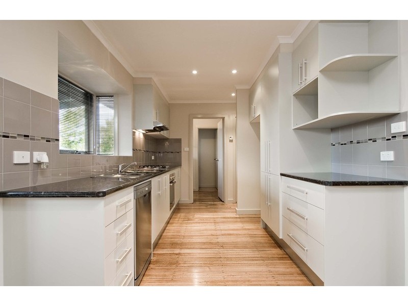 1/77 Hull Road, Croydon VIC 3136