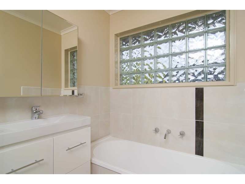 1/77 Hull Road, Croydon VIC 3136