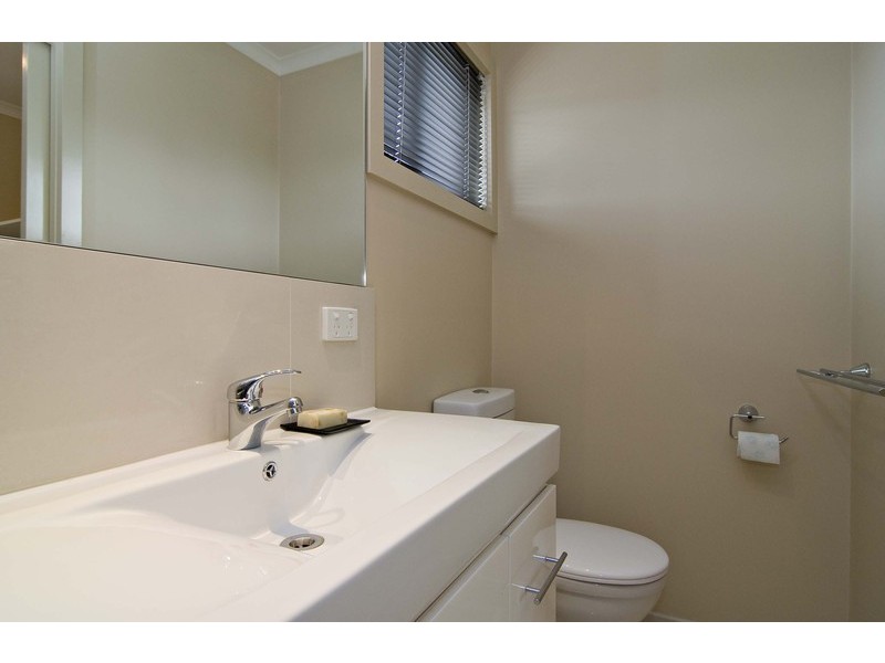 1/77 Hull Road, Croydon VIC 3136