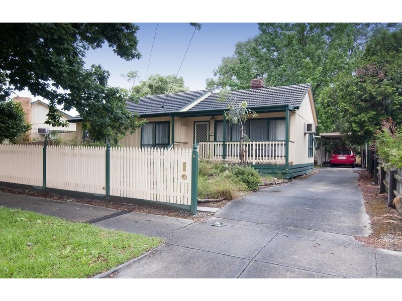 11 Andrew Street, Mooroolbark VIC 3138
