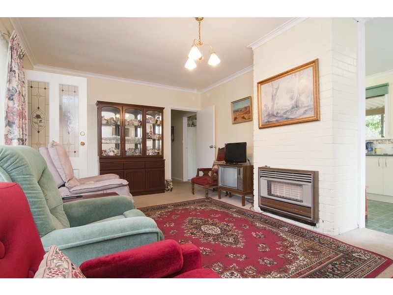 11 Andrew Street, Mooroolbark VIC 3138
